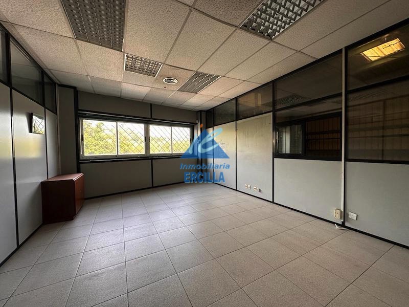 Nave industrial con cámaras de congelación