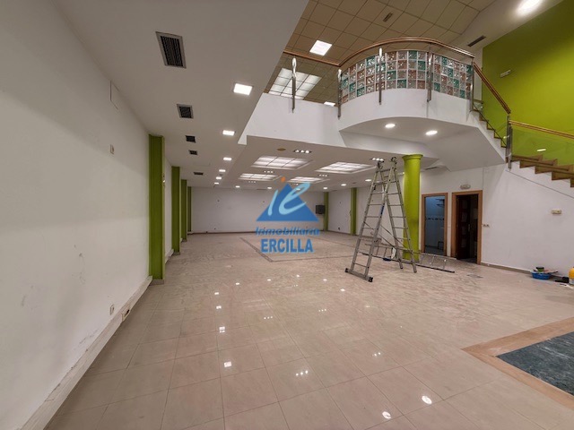 Pabellón comercial en alquiler