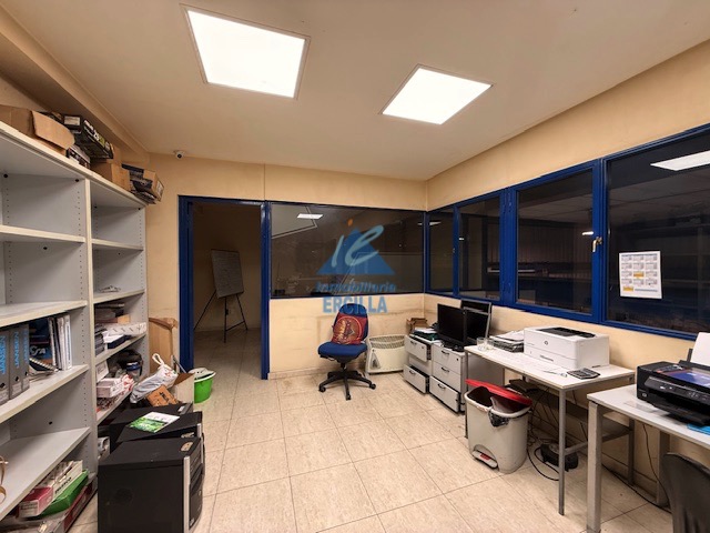 Pabellón en alquiler con grúa