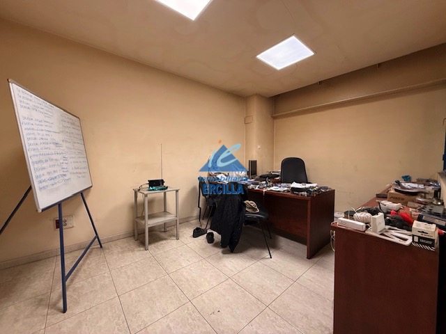 Pabellón en alquiler con grúa