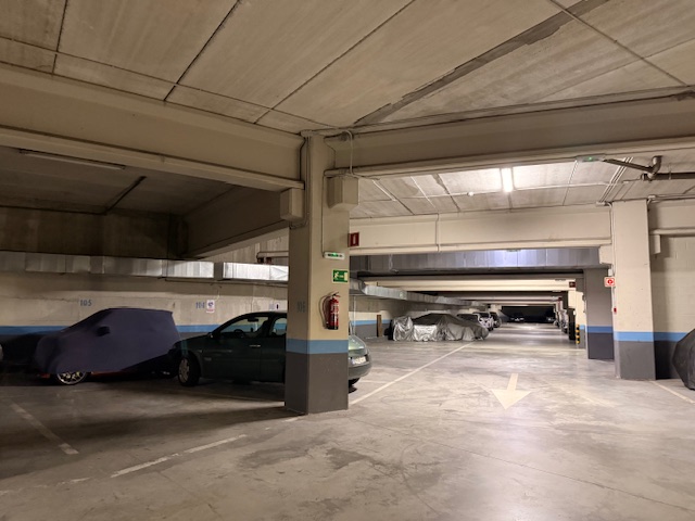 Oficina en venta exterior con garaje