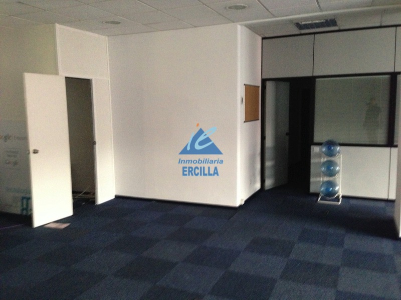 Oficina junto a boca de metro