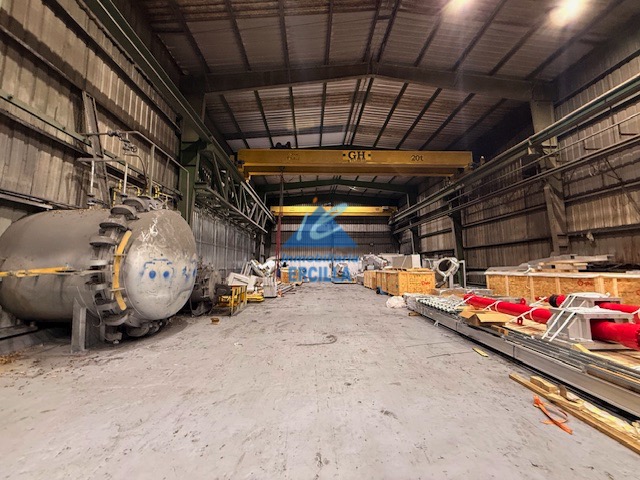 Nave industrial en alquiler con grúas para 20 Tm