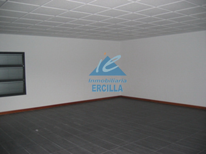 Oficina en alquiler exterior con garaje