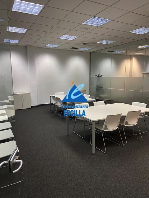 Oficina en alquiler en planta baja