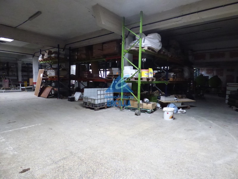 Nave industrial en alquiler con playa privada