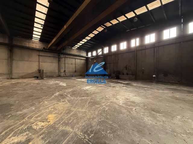 Nave industrial en venta con grúa puente