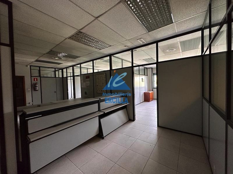 Nave industrial con cámaras de congelación