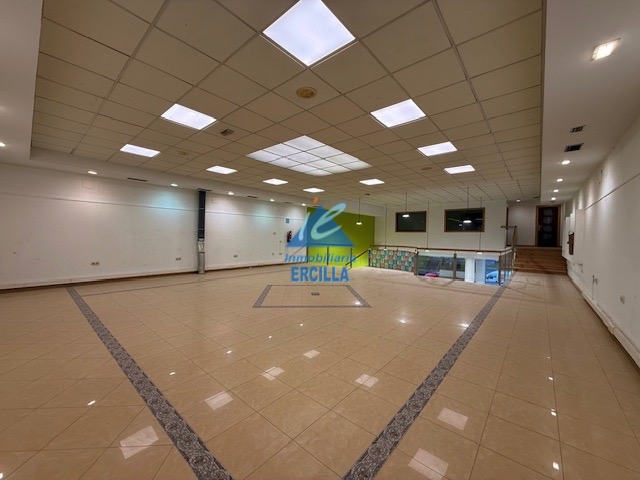 Pabellón comercial en alquiler