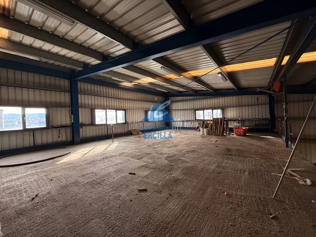 Pabellón en alquiler con grúa