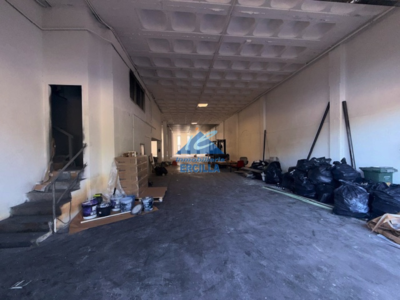 Imagen de Nave instalada en alquiler con oficinas en Arrigorriaga