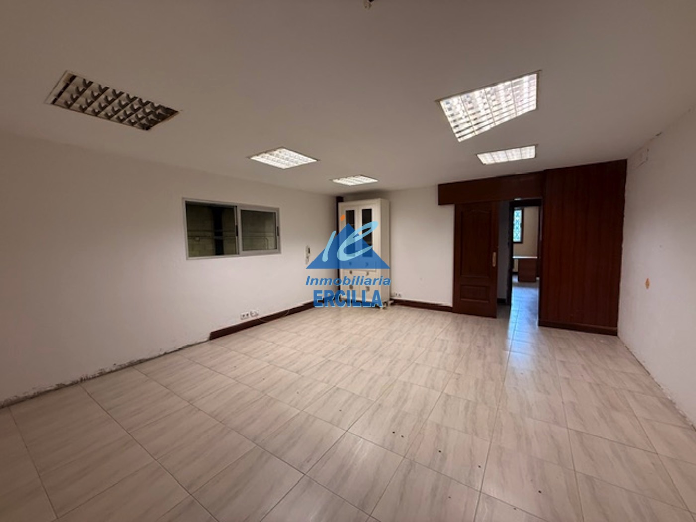 Imagen de Nave industrial en venta en Zaratamo