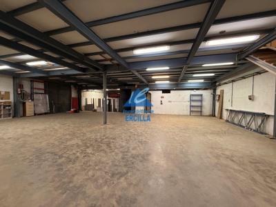 Nave con muelle de carga