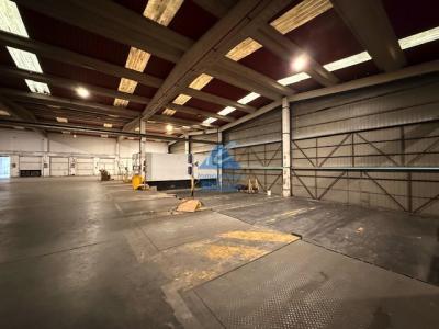 Nave logística en alquiler con muelles de carga