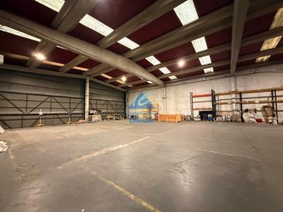 Nave logística en venta con muelles de carga