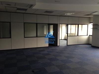 Oficina junto a boca de metro