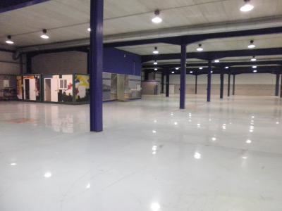 Nave con playa cerrada