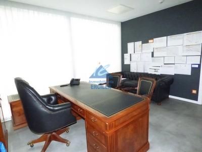 Nave industrial en alquiler con playa privada