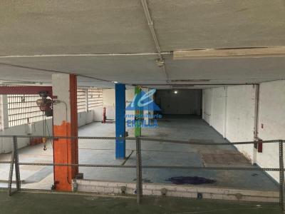 Nave industrial en venta con mucha luz natural