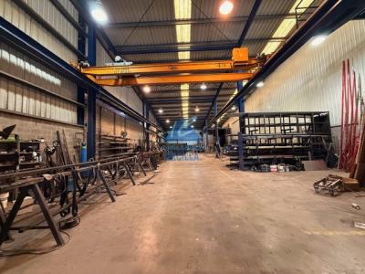 Pabellón en alquiler con grúa