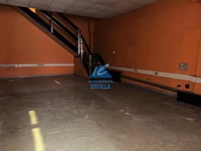 Miniatura de Pabellón en primera linea en Galdakao