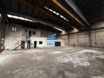 Imagen 2 de Nave industrial en venta con grúa puente en Zamudio
